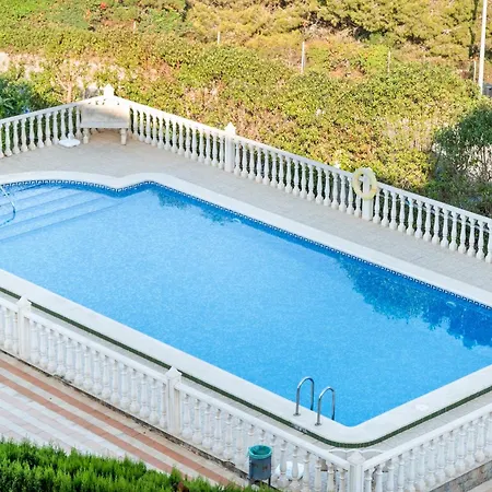 Apartment Views With Pool,